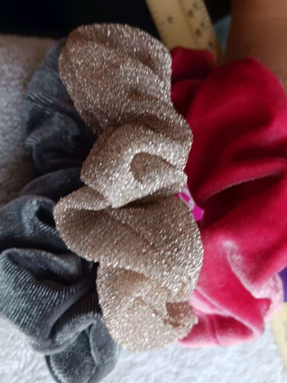 3 Goody Scrunchies Soft Velvet Fabric Tinsel Glitter Elastic Ponytailer Bands - Picture 5 of 9
